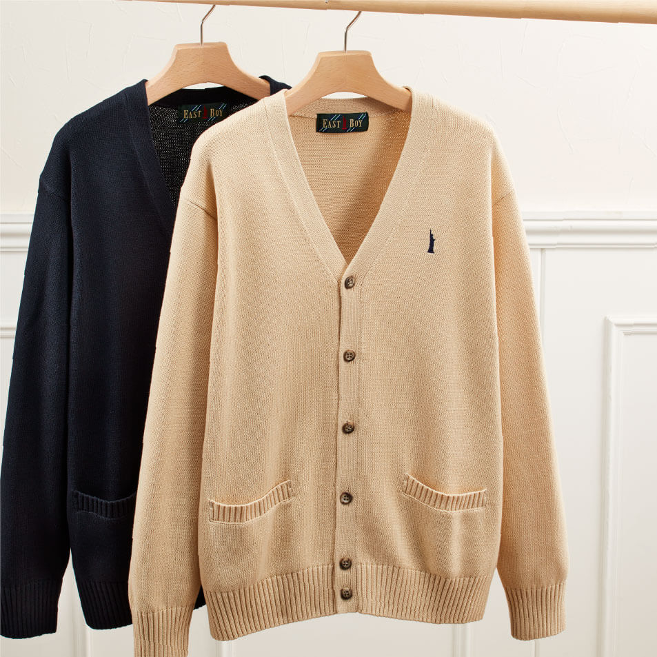 日々の動作の負担を考え抜いたニット。